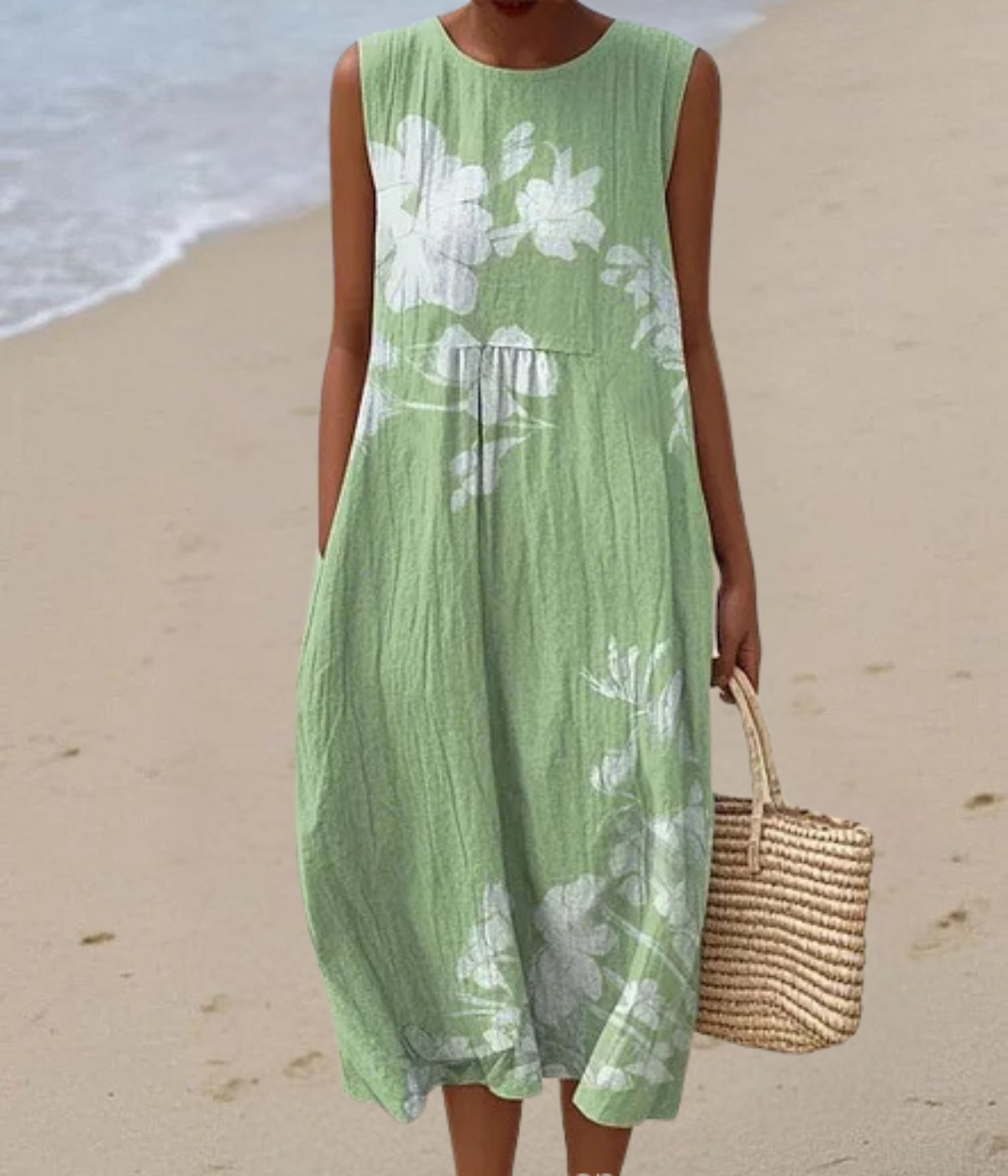 グリーンのノースリーブロングドレス