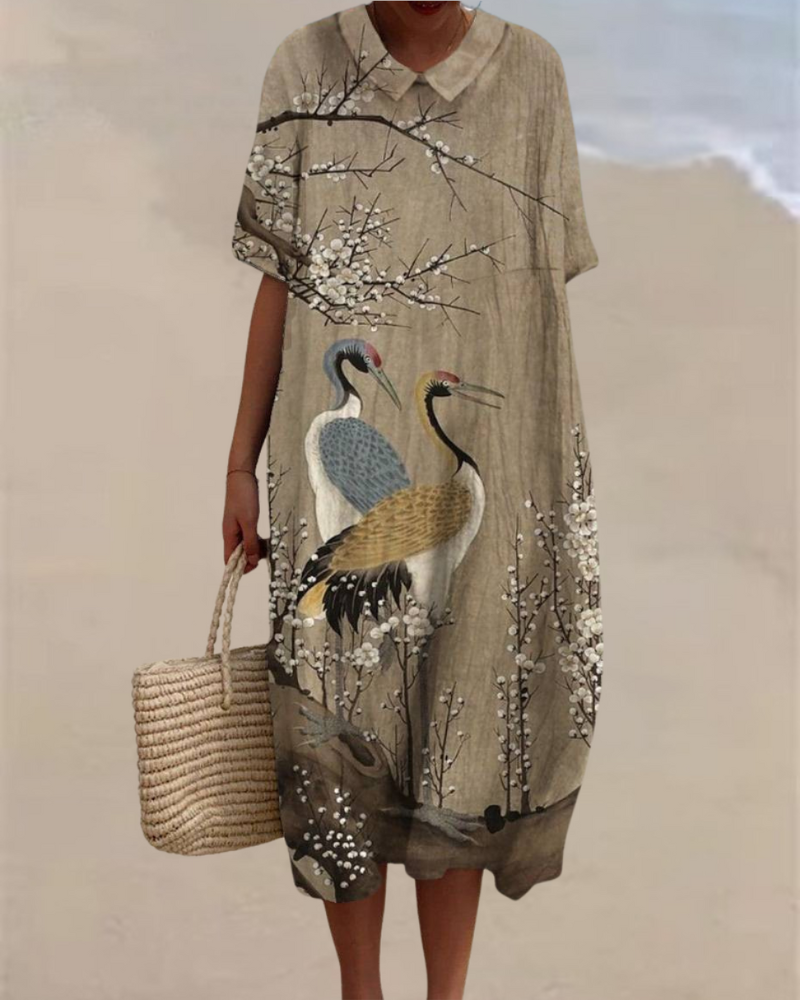 ベージュのバード柄襟付きワンピース