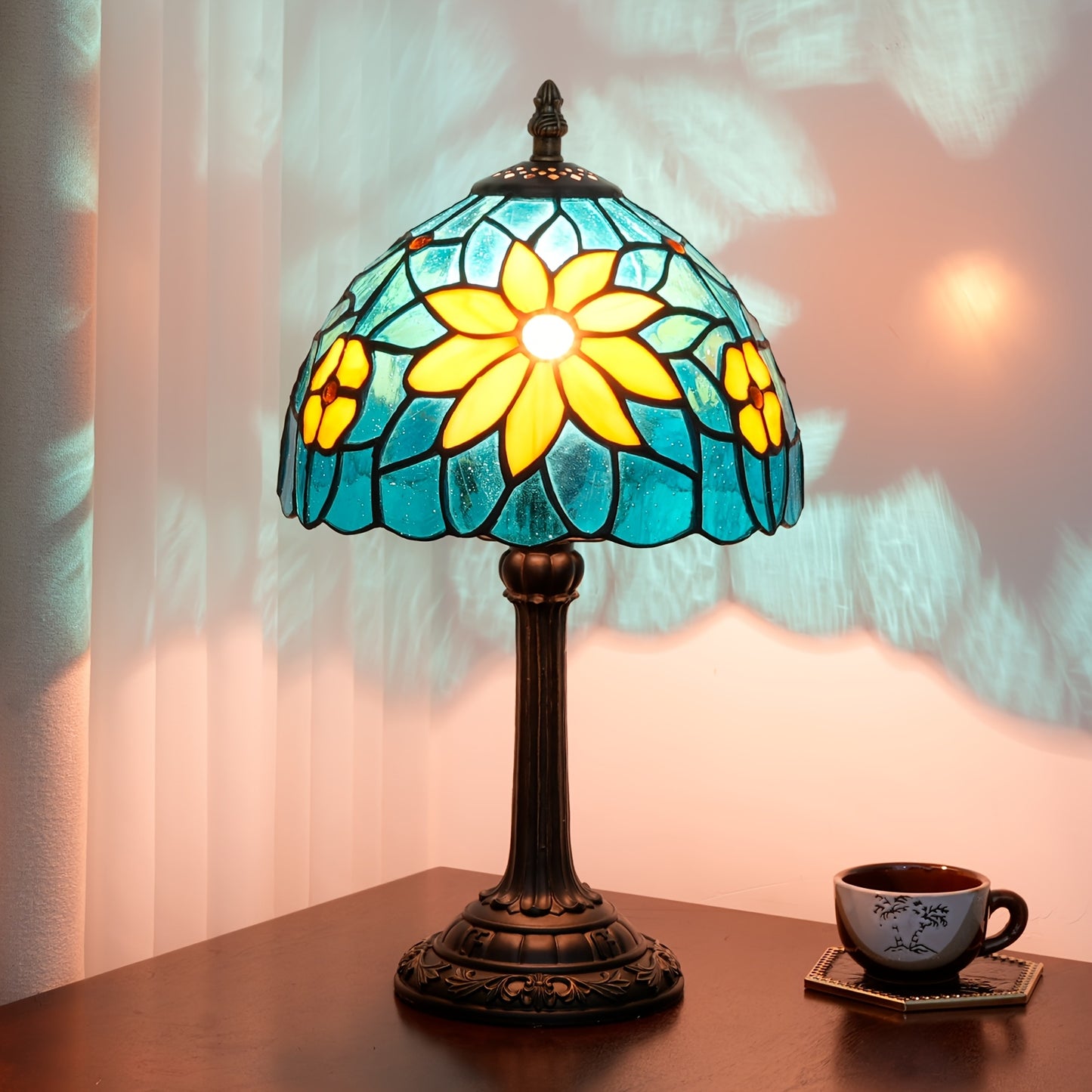 8インチステンドグラス テーブルランプ、暖かい光、リビング・寝室・デスク用、欧州レトロスタイル、ギフト向け