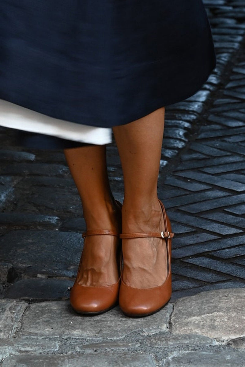 Bravina™｜ローヒールの日常用サンダル