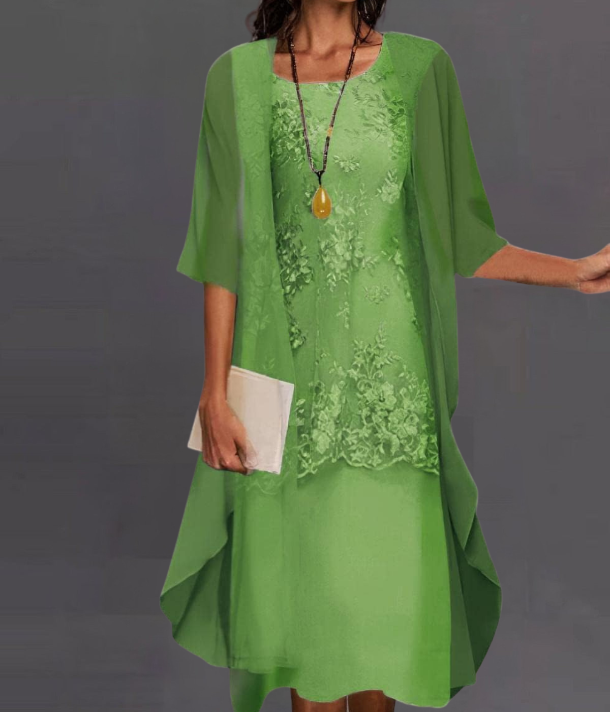 エレガントなミッドスリーブのフローリードレス