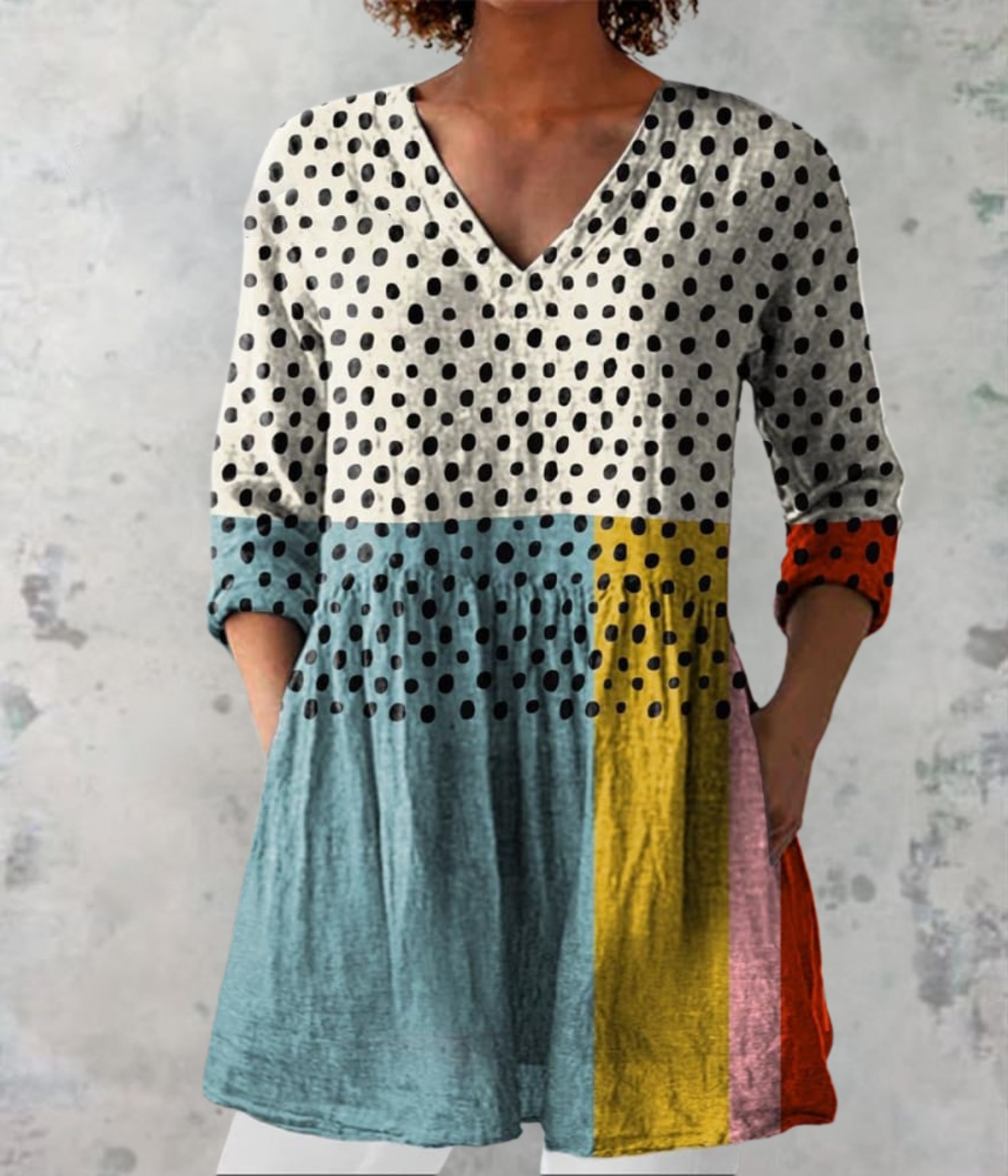 緩やかなドレス、マルチカラーのドット柄