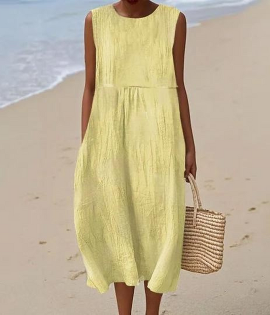 黄色のノースリーブロングドレス