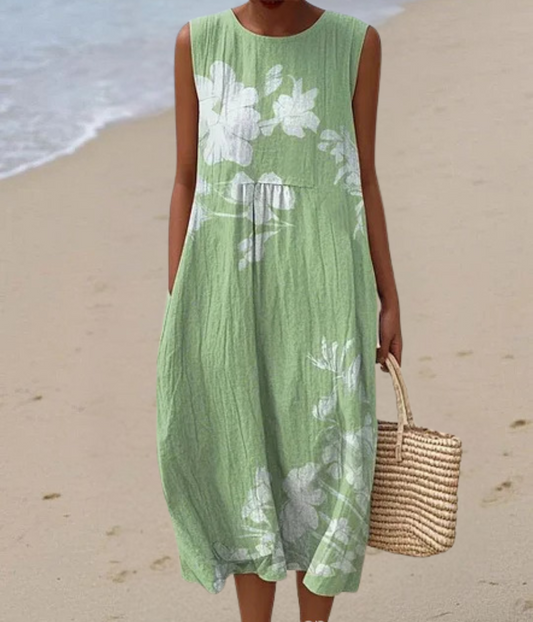 グリーンのノースリーブロングドレス