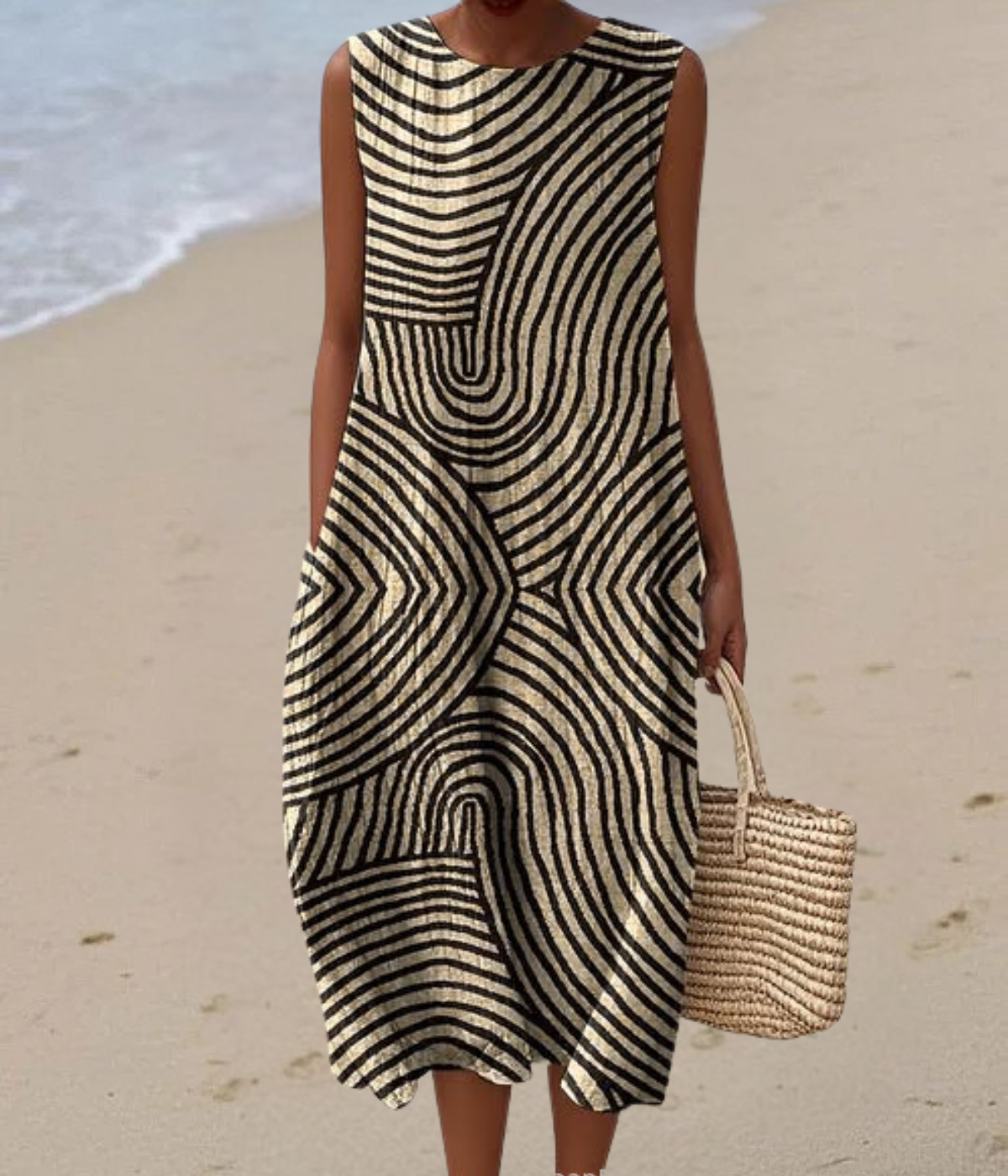 白黒ストライプのノースリーブロングドレス