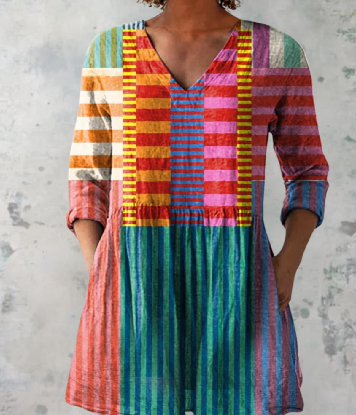 緩やかなドレス、レインボー柄