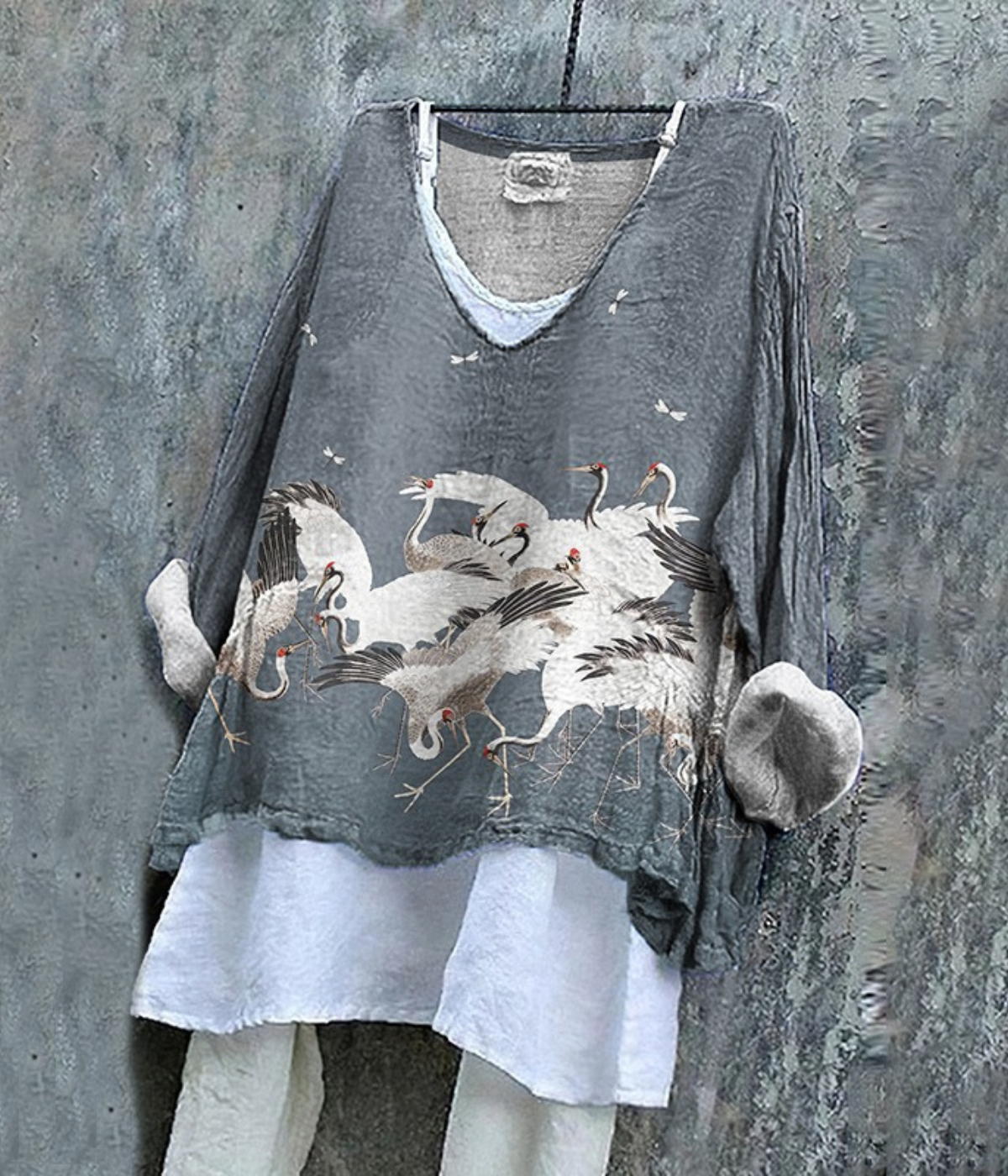 グレーの鳥柄シワ感サマープルオーバー