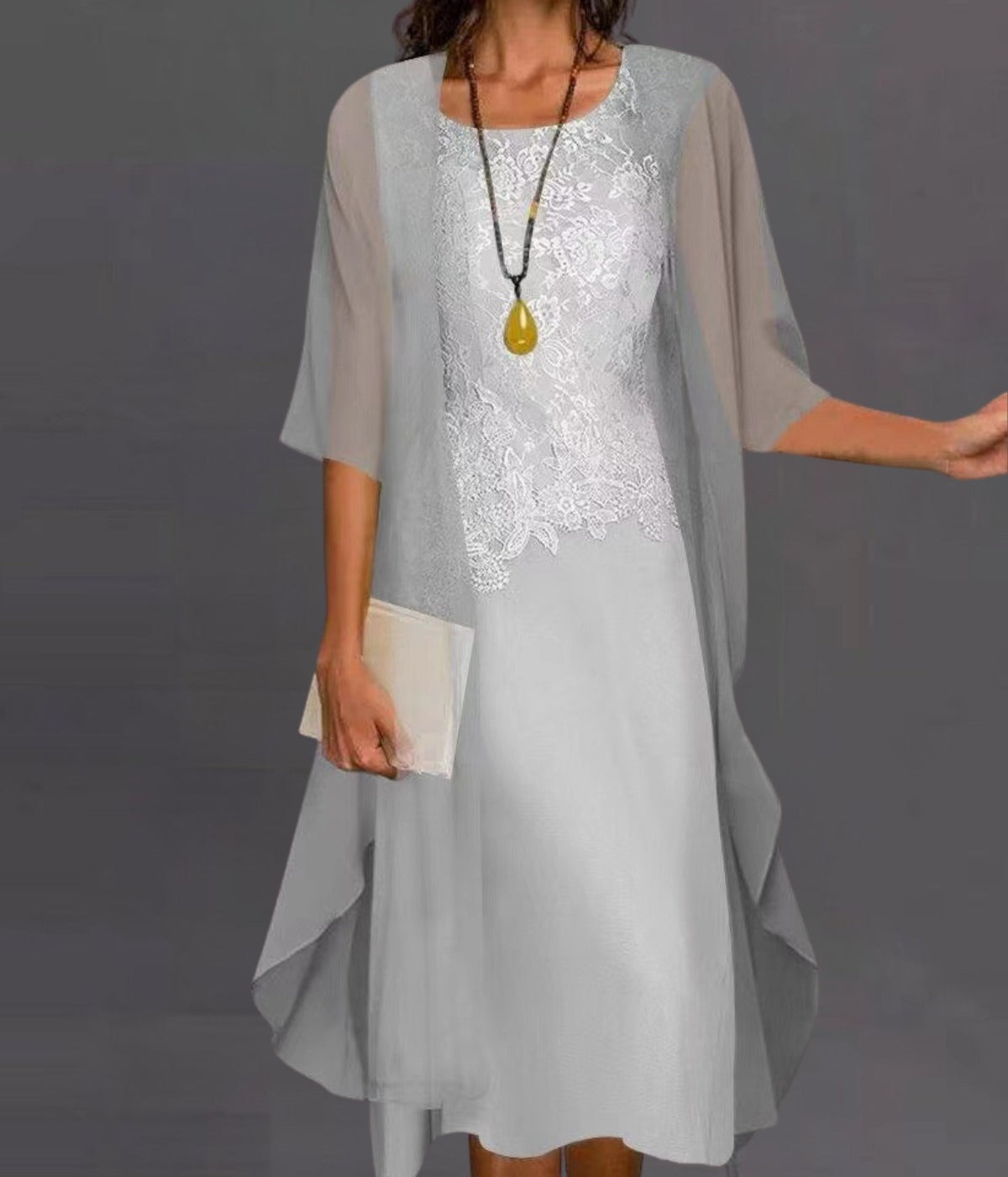 エレガントなミッドスリーブのフローリードレス