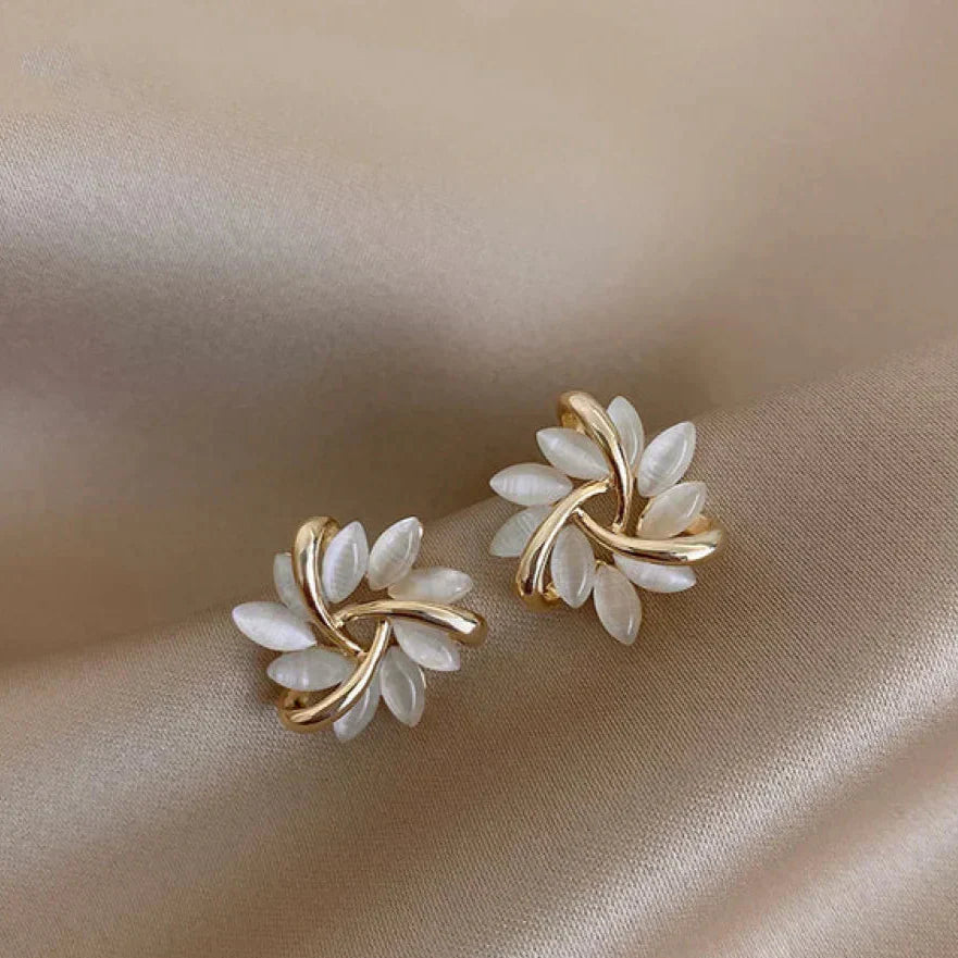 オパリン | オパールペタルスタッドイヤリング